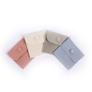 Petit coffret à bijoux en velours de luxe, pochettes personnalisées avec logo pour ranger et transporter des bijoux de luxe - Product Image 6