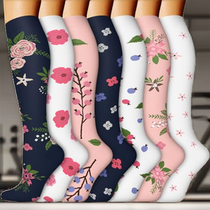 Nouvelles chaussettes de compression florales fantaisie et mignonnes pour l'hiver 2026, avec logo sur le revers, soutien gradué, favorisant la circulation, hauteur genou, séchage rapide - Product Image 2