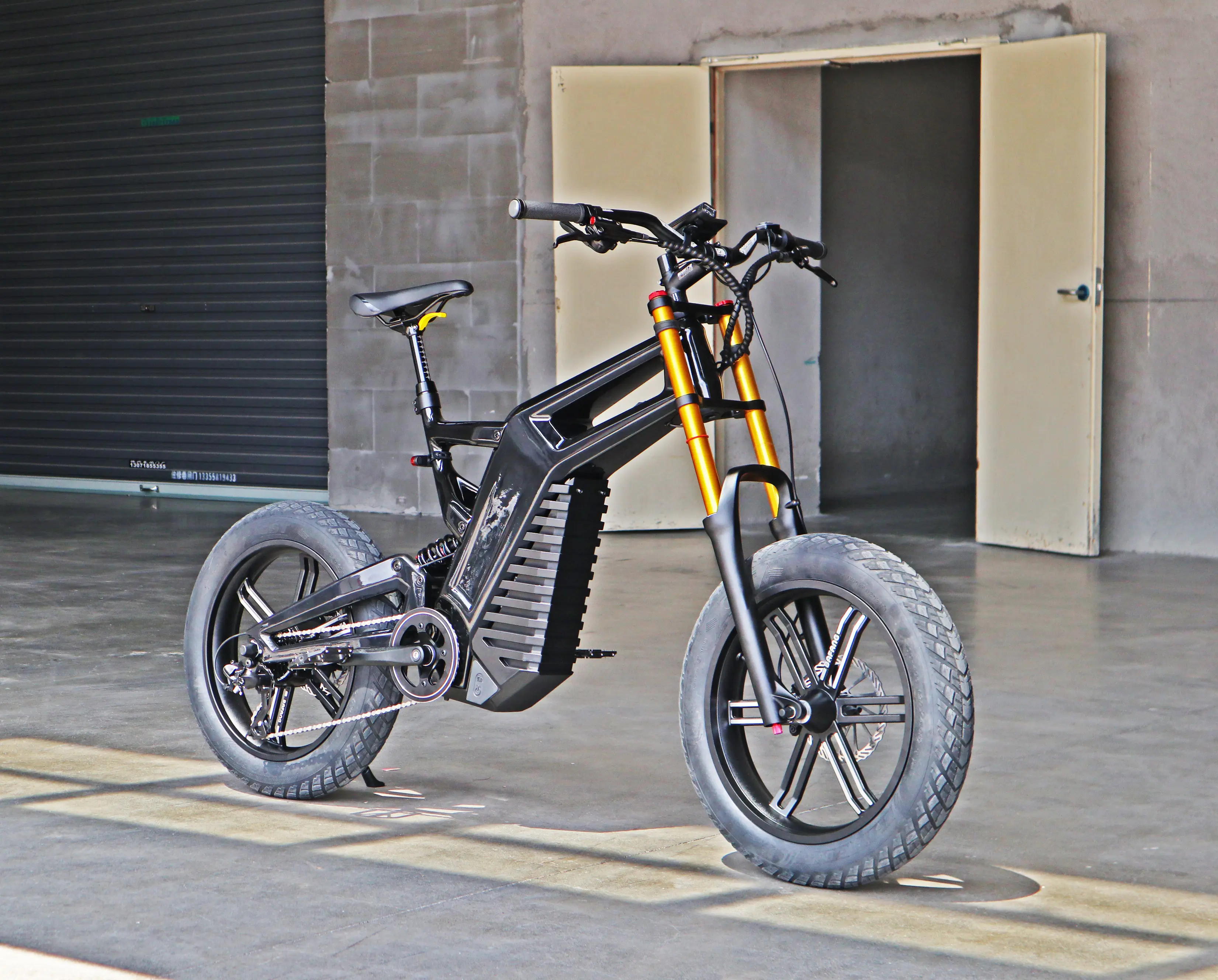 リチウム電池電動シティバイクカーボンファイバーベーシックバージョンEbike48V 250w-1000W20Ah大人用電動ダートバイク