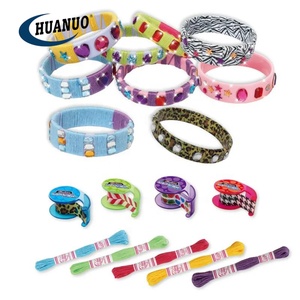 Pulsera de juguete hecha a mano para niñas, pulsera de diseño creativo - Product Image 2