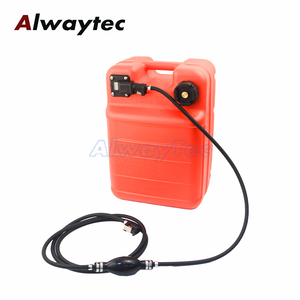 12 L ou 24 L <span class=keywords><strong>Réservoir</strong></span> de carburant pour <span class=keywords><strong>bateau</strong></span> Gallon <span class=keywords><strong>Réservoir</strong></span> de carburant pour moteur <span class=keywords><strong>hors</strong></span>-<span class=keywords><strong>bord</strong></span> avec amorceurs manuels Conduite de carburant - Product Image 4