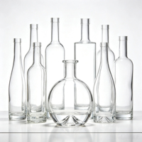 Bouteilles à spiritueux en verre transparentes de formes variées, personnalisables avec logo, pour gin, vodka, whisky, vin, vente en gros
