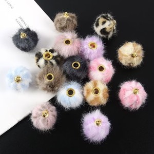 Cuentas de felpa con estampado de leopardo y orificio metálico redondo para accesorios de joyería DIY para la fabricación de pendientes - Product Image 3