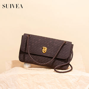 Bolso bandolera informal y versátil tejido a mano, bolso de mano tipo sobre de inspiración lujosa, bolso de hombro minimalista para mujer - Product Image 1