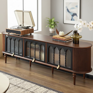 Meuble TV de salon en bois massif, style rétro mi-siècle, avec portes à panneaux surélevés et centre de divertissement à rabat - Product Image 1