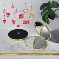 Cermin rias saku logam emas Mini kustom desain Oval setengah bulat genggam kecil cermin kosmetik pilihan personalisasi