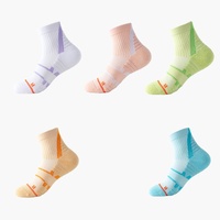 Chaussettes de course jetables durables professionnelles hautement sportives respirantes anti-dérapantes Spandex Logo bas taille unique pour les jeunes