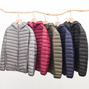 Manteau léger en plumes de canard pour hommes, imperméable, capuche en nylon, logo personnalisé, veste d'hiver bouffante à bulles, douillette pour l'extérieur - Product Image 1