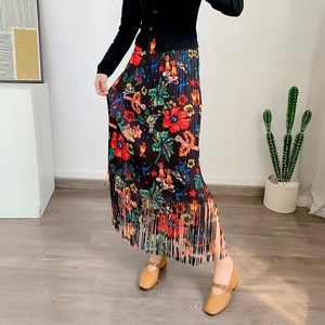 Gonne lunghe pieghettate <span class=keywords><strong>sartoriali</strong></span> in lino floreale con garanzia di buona qualità Miyake da donna - Product Image 3