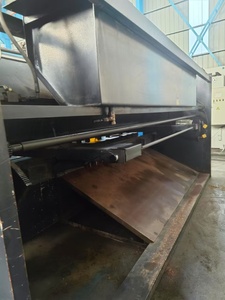 เครื่องตัดโลหะแผ่นอเนกประสงค์ขนาด 8 มม.*3.2 เมตร รุ่นใช้งานแล้ว - Product Image 2