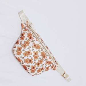 Envío Rápido, Bajo MOQ, Regalo de Navidad, Bolsa de Deporte con Temática del Parque de Atracciones Magic Kingdom, Bolsa de Nylon Impermeable Grande, Bolsa Cruzada con Diseño de Galleta de Jengibre - Product Image 4