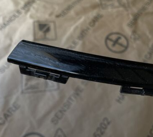 OEM 2068856303 Version à axe court de la bande de pare-chocs Mercedes-Benz Noir brillant pour Mercedes-Benz C200 C260 <span class=keywords><strong>206</strong></span> - Product Image 2