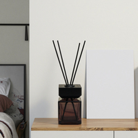 Bouteille diffuseur en verre d'arôme sans flamme carrée transparente personnalisée avec bouchon à vis réutilisable et 100 pièces de quantité minimale de commande