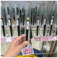 Câble à fibres optiques ADSS UKCC 24, 48, 96 cœurs pour ligne télécom aérienne et installation de réseau sur poteau