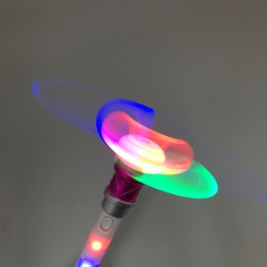 DIY Magischer Regenbogen Lichtfaser LED Spinner Zauberstab Rotierender Leuchtstab Kindergeschenk Party Shooting Requisite - Product Image 3