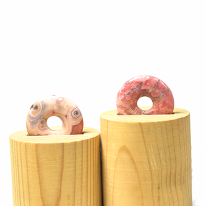 Ada จี้โดนัทธรรมชาติ rhodochrosite, สร้อยคอคริสตัลเคลือบเงาน้ำ30มม. สำหรับผู้ชายผู้หญิงความมั่งคั่ง - Product Image 6