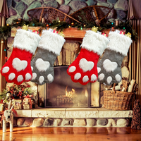 Chaussettes de Noël en fausse fourrure pour animaux de compagnie, décorations suspendues pour sapin de Noël, sacs cadeaux pour bonbons pour chiens et chats