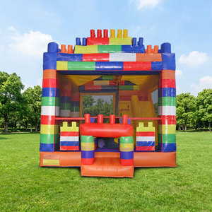 Château gonflable personnalisé en blocs de construction, thème briques, pour agences de planification d'événements et entreprises - Product Image 1