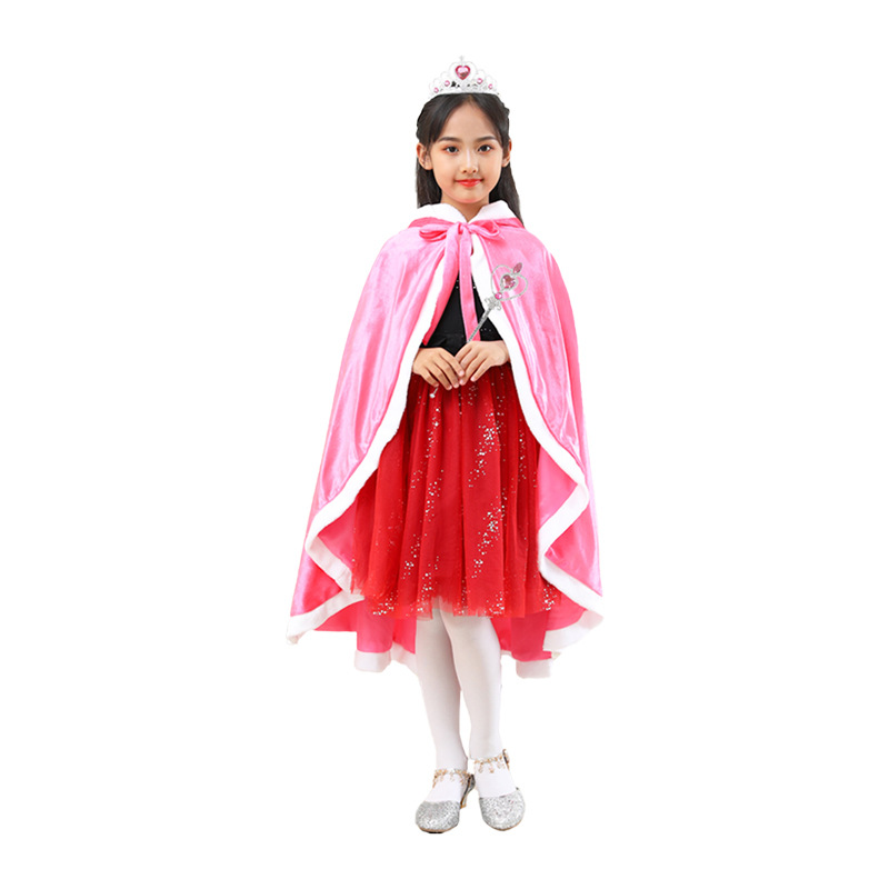 Capa rosa, corona, varita de princesa.