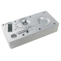 Serres-câbles, guides et entretoises en aluminium usinés avec précision par CNC
