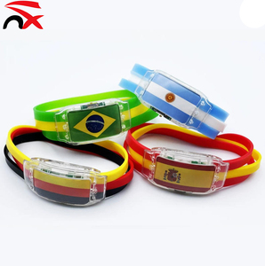 Pulseras de Silicona Iluminadas con LED para Fanáticos del Fútbol de Todos los Países, para Promoción - Product Image 1