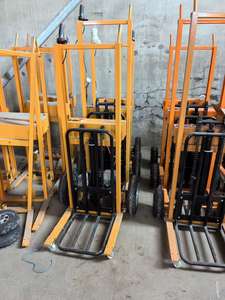 <span class=keywords><strong>Chariot</strong></span> élévateur électrique 200 kg, mini <span class=keywords><strong>chariot</strong></span> élévateur 400 kg, <span class=keywords><strong>chariot</strong></span> à main électrique, <span class=keywords><strong>chariot</strong></span> à main à deux roues entièrement électrique personnalisable - Product Image 2