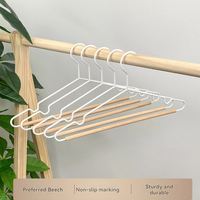 Cintre en bois de luxe haut de gamme, durable, antidérapant, moderne, à épaules larges, anti-plis, pour magasin de vêtements et salle de bain