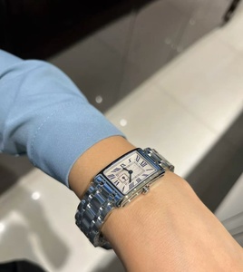 Montre mécanique élégante et luxueuse pour femmes avec bracelet carré en acier inoxydable - Design tendance et professionnel de haute qualité - Product Image 5