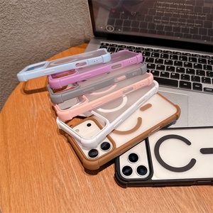 Funda Magnética Transparente Mate de Lujo a Prueba de Golpes con Carga Inalámbrica para iPhone 17 Air 16 15 14 13 12 11 Plus - Product Image 2
