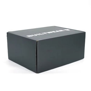 صندوق أحذية فاخر أسود مغناطيسي بشعار منقوش وطلاء لامع وتشطيب مطفي صديق للبيئة مع بطانة إسفنجية 2 مم صناديق صلبة للجوارب - Product Image 4