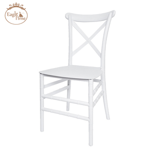 Sedia in Plastica Impilabile con Schienale a X Dorato per Matrimoni, Eventi, Banchetti e Ricevimenti, Vendita all'Ingrosso - Product Image 4