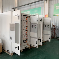 Système de stockage d'énergie BESS LiFePO4 en conteneur 1MWh 5MWh pour l'équilibrage des pics de consommation sur les réseaux hybrides solaires et éoliens