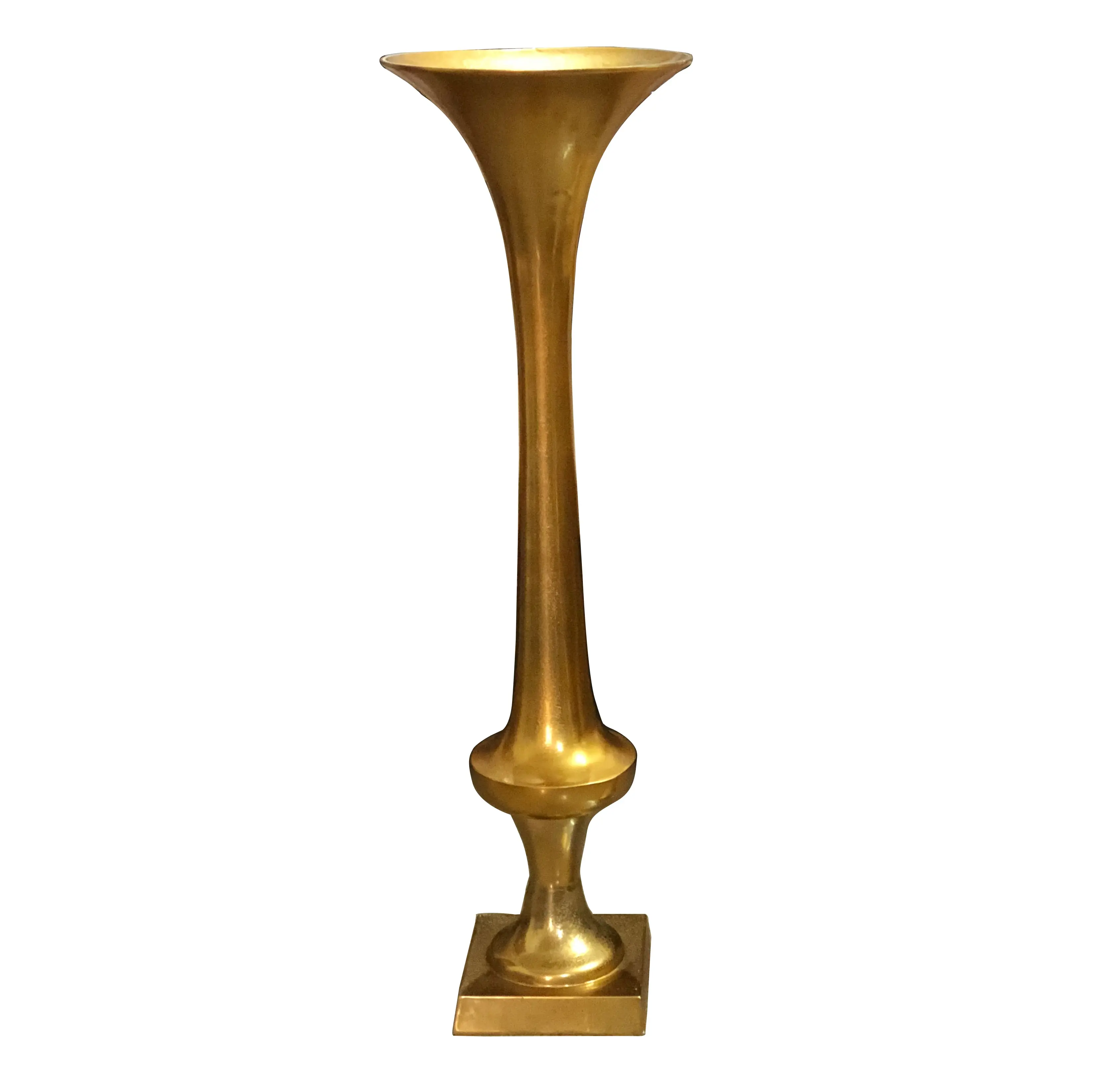 Moderna forma di tromba d'oro alta in alluminio vaso di grandi dimensioni evento di nozze tavolo piano superiore vaso di fiori per centrotavola decorazioni
