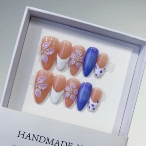 Fleurs en relief 3D rose <span class=keywords><strong>pastel</strong></span> et lilas violettes peintes à la main avec des pois, ongles faits main de style français - Product Image 1