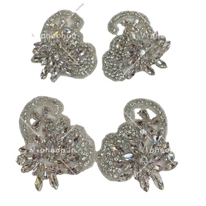 Vestido de novia de diamantes con patrón floral, diamantes de imitación de cristal cosidos y corpiño con cuentas, diamantes de imitación sueltos hechos de vidrio - Product Image 1