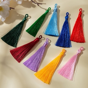 Ciondolo Naturale con Nappe Lunghe 8 cm in Poliestere per Accessori Fermatende - Product Image 2