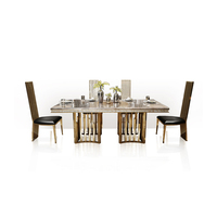 Ensemble de table à manger en marbre de luxe Linlamlim avec structure en acier inoxydable doré, table de salle à manger avec coquillages et chaises à dossier haut