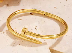 Braccialetto per unghie in acciaio inossidabile a tre colori alla moda e unico bracciale per unghie - Product Image 3