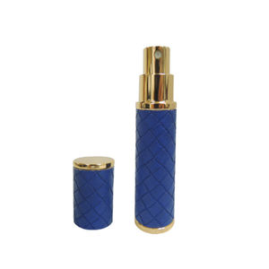 Flacon pulvérisateur de parfum miniature en aluminium portable, sérigraphié et rechargeable avec bouchon à vis pour les soins cosmétiques - Product Image 1