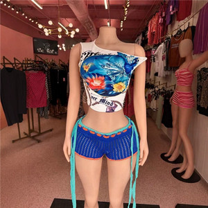 Jiubaju Nuovo Completo Estivo da Donna in Maglia Traforata con Top Corto Monospalla Slim e Shorts, Set Due Pezzi per la Spiaggia - Product Image 3