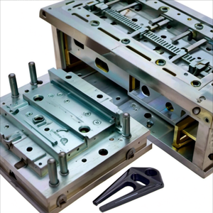 Molde de faro automático de inyección de plástico de acero CNC personalizado - Product Image 1