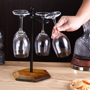 Porte-verres à vin suspendu de style européen transfrontalier en métal avec base en fer, rouge champagne, capacité de 4 verres - Product Image 2