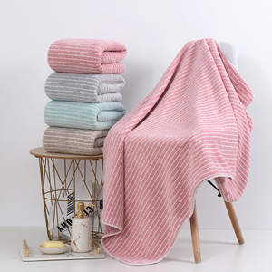 Serviette de bain en polaire corail tricotée warp 140x70cm rayée séchage rapide usage domestique - Product Image 1