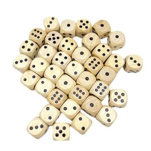 Dados de Juego Poliédricos de Madera de 16 mm Personalizados con Logotipo Personalizado en Estampado en Caliente con Punto Negro al por Mayor - Product Image 4