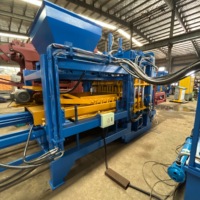 Équipement de production de blocs de ciment entièrement automatique QT8-15 pour briques creuses, pleines, pavés et produits de bordure