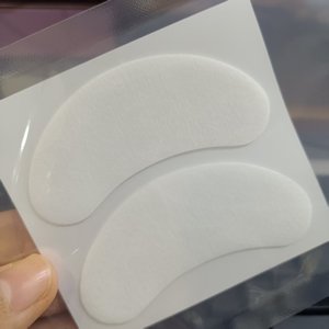 Patchs de gel personnalisés pour le contour des <span class=keywords><strong>yeux</strong></span>, <span class=keywords><strong>anti</strong></span>-cernes, à la caféine, imprimés avec votre LOGO, pour les peaux noires - Product Image 3