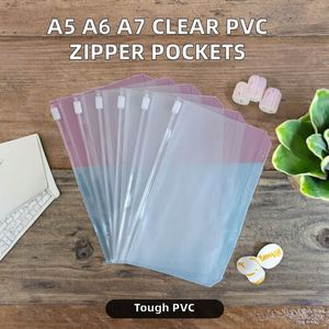 Pochettes transparentes en PVC givré A5 A6 A7 avec logo personnalisé, durables, flexibles, à 6 trous, avec fermeture éclair, pour classement - Product Image 3