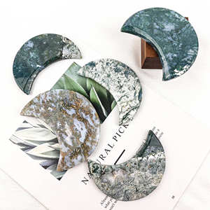 Artesanías de Cristal con Piedras Preciosas Naturales, Adornos de Ágata Musgosa Pulida con Tallados de Luna en Venta - Product Image 1