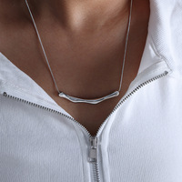 Collier tendance en acier inoxydable plaqué or 18 carats, inaltérable, avec pendentif géométrique irrégulier pour femme - Grande Vente
