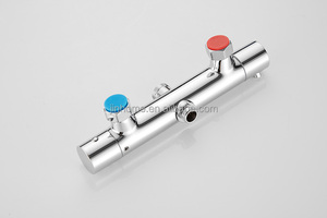 Robinets de douche à <span class=keywords><strong>colonne</strong></span> Chrome Système de douche à trois voies Fonction de mélangeurs d'eau chaude et froide avec robinet d'eau de source - Product Image 3